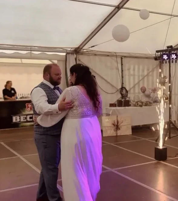 Hochzeitstanz mit Kaltfontänen und DJ TEAM JPD in Salzwedel