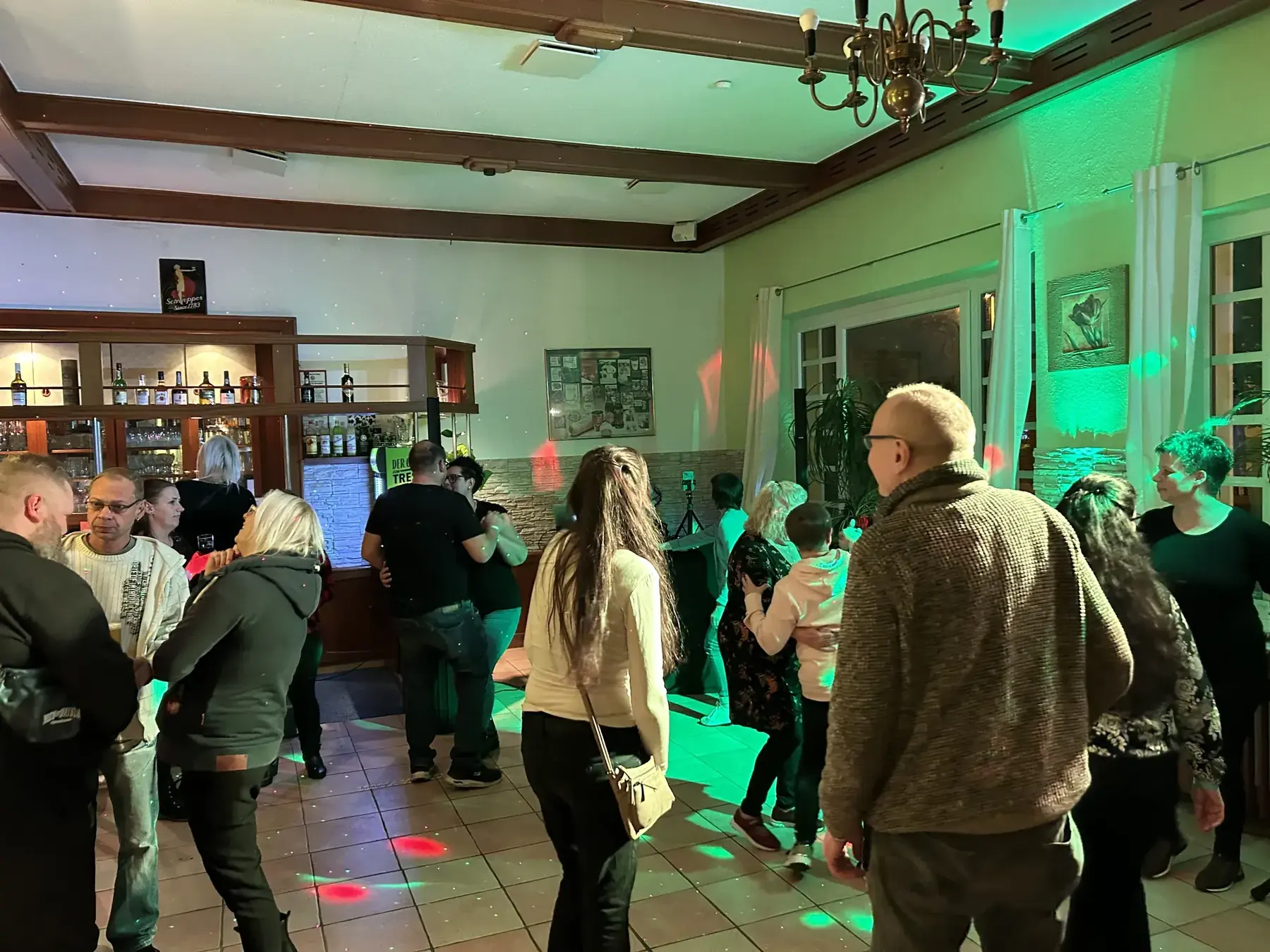 Festliche private Feier mit DJ TEAM JPD