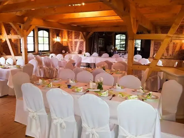 Waldhaus im Märchenpark Salzwedel als Location für Hochzeiten und private Feiern